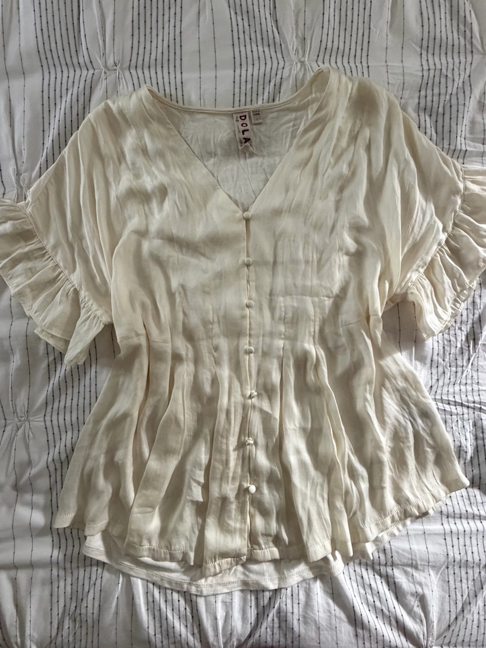 Anthropologie Dolan Cream V-Neck Button-Front Ruffle Sleeve Blouse